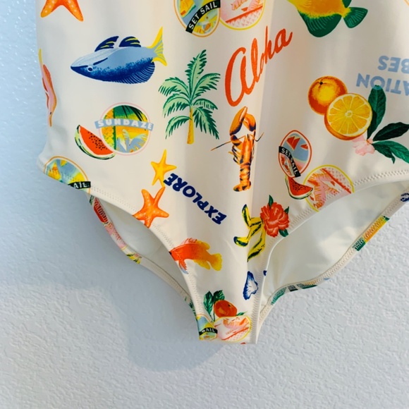 Old Navy One Piece Swimsuit Womens Large White Tropical Fish Food Novelty Print - Picture 8 of 15
